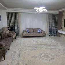 واحد لوکس در ولیعصر جنوبی