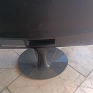 کامپیوتر و مونیتور روشن سالم