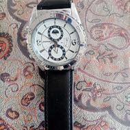 فروشی فوری ساعت مچی مردانه تخفیف ویژه دارد