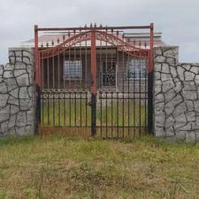 ویلا نیمه ساخت ساحلی چسبیده به شهرک