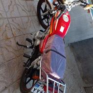 موتور 200 خیلی تمیز و نو تو عکس معلومه