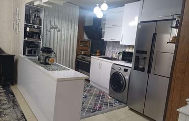 آپارتمان 85 متری/دوخوابه/فول/طبقه سوم/معبر20متری