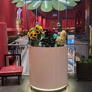 فروشنده گلفروشی