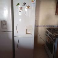 2عددیخچال فریزر برند اسنوا و امرسان