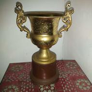 گلدان برنزی بسیار قدیمی