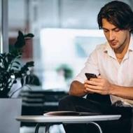 جذب همکار خانم برای کامنت گذاری در فروشگاه کنسول بازی دستی