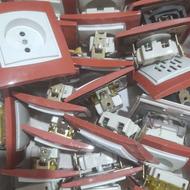 کلید پریز برق سالم