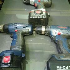 دریل شارژی توسن .رونیکس هیوندای سالم بدون ایراد