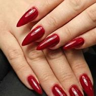 خدمات کاشت ناخن