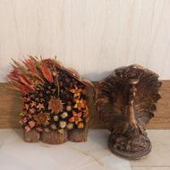 (گل خشک طبیعی + گلدان طرح طاووس)هدیه روز مادر