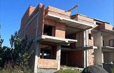 ویلا نیمه کاره شهرکی استخردار سرخرود