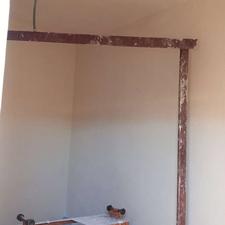 به یک کارگرسالم وسلامت برای ملات گرفتن سیمانکاری نیازدارم