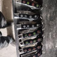 همکار اشنا ب سنگ فرز درکارگاه چاقوسازی