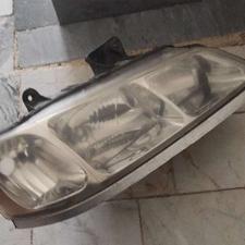 چراغ سمت راست شاگرد پارس