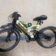 دوچرخه رنگ زرد در حد نو