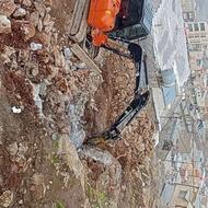 راننده بیل زنجیری