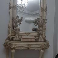 آینه و میز و2عدد شمعدانی.سالم