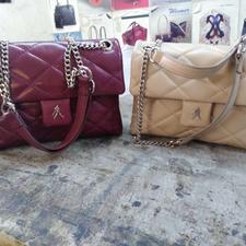 تعمیرات لباس کیف وکفش پارچه ای وچرم طبیعی ومنصوعی