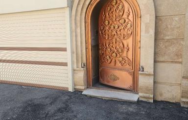 سالن زیرزمین تمیز ولوکس با کاشی کاری تا سقف140متر