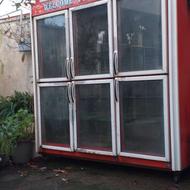 یخچال 6 در سوپر مارکتی.