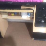 میز کامپیوتر سالم