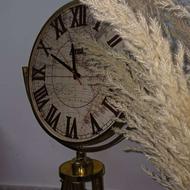 ساعت ایستاده طلایی