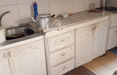 زیر زمین دربست