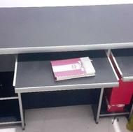 میز کامپیوتر تمیز سالم در حد نو