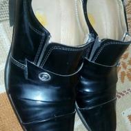 کفش چرم بشرط-و31وگرمکن-کلاهدار ی اغیرنونوبلندپالتوکتی،حد95%ن