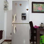 یخچال نیم فریزر آبسردکن دار رنگ سیلور کم کارکرد