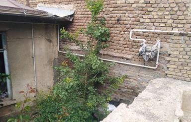 خانه کلنگی غیر قابل سکونت