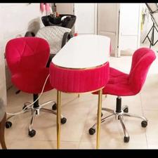 میز ناخن و صندلی و میز و آینه فروشی