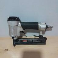 منگنه کوب ماکیتا