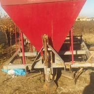 دستگاه کود پاشی و نایلون کش