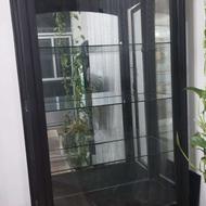 بوفه در حد نو می باشد و جنبه کاربردی دارد