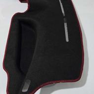 خیاط آقا مسلط به چرخ صنعتی