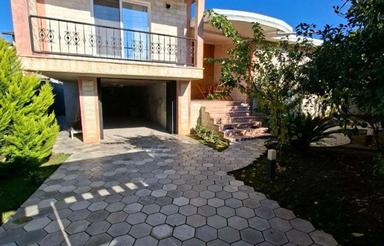 اجاره ویلای نیم پیلوت 220 متری حیاط دربستی روستای محمودآباد