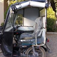 فروش یک دستگاه موتورسیکلت سه چرخ مخصوص معلولین.. وعادی