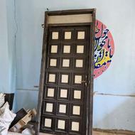 درب چوبی با چارچوب آهنی