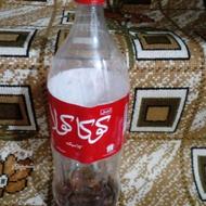 تعدادی جا نوشابه یک ونیم لیتری