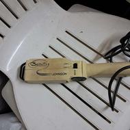 یکدستگاه اتوی موی برقی جانسون اصل ایتالیایی سالم فروشی