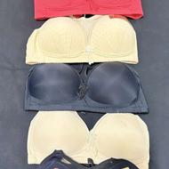 تعدادی سوتین فروشی