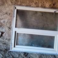 یک عدد پنجره به عرض 1و طول یک ونیم متر پیوی سی ا شیشە دوجدار