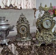 دوعدد ساعت ویک عدد سماور برقی طرح زغالی