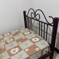 تخت فلزی یک نفره همراه با تشک