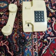 گوشی تلفن قدیمی به همراه دو تا پشتی