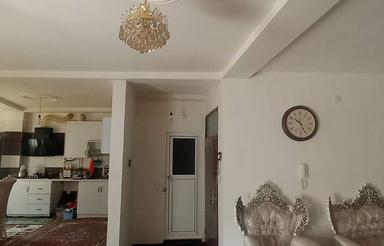 یک دستگاه آپارتمان طبقه دوم