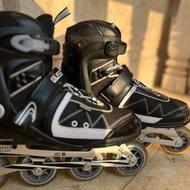 یک جفت اسکیت اروپایی حرفه ایی نو