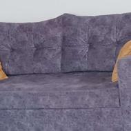 یک دست مبل راحتی به فروش می رسد