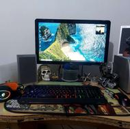 کیس و مانیتور (کامپیوتر)